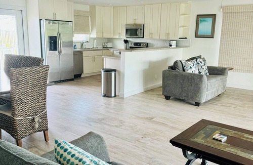 Big Pine Key House | Canal front pool home. Ocean side of Big Pine. Open water views.