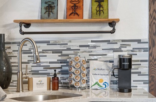 Capitol Hill Apartment | Cap Hill 2BR Character, Privacy & Garage Parking