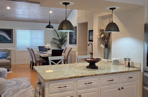 Capistrano Beach House | Capo Beach Coastal Retreat/4 Bedrooms 4 Bath/Near Harbor & Surf