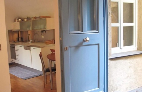 Colletta Apartment | Caprice Flat Sleeps 4 with Garden