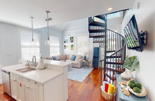 Historic Seaport Condo | Caroline On My Mind - Paradise, Upgraded - 2BD/2Bath - Prime Location!