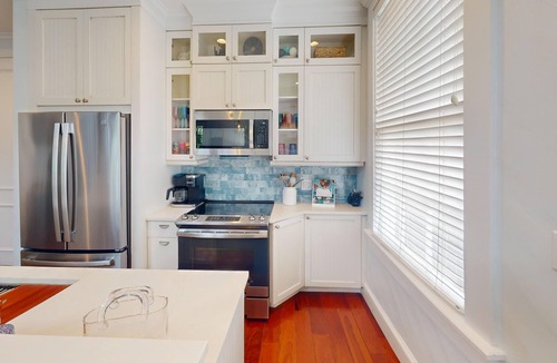 Historic Seaport Condo | Caroline On My Mind - Paradise, Upgraded - 2BD/2Bath - Prime Location!