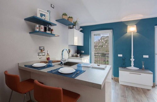 Manarola Apartment | Casa 67 Seaview Studio with Terrace & Jacuzzi in Manarola