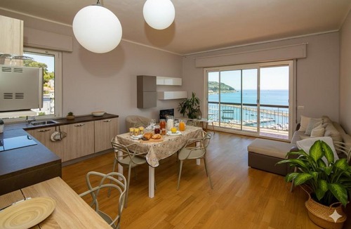 San Lorenzo al Mare Apartment | Casa Baia Blu