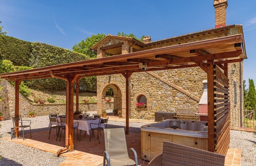 Citta della Pieve Villa | CASA BAIOCCO 9 - PRIVATE VILLA WITH HEATED POOL AND JACUZZI