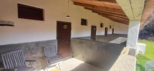 Pietralunga House | Casa Biron