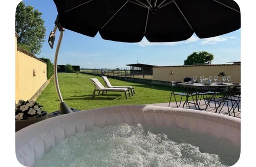 Villanova d'Asti House | Casa con giardino tra Asti e Torino, Relax nel verde