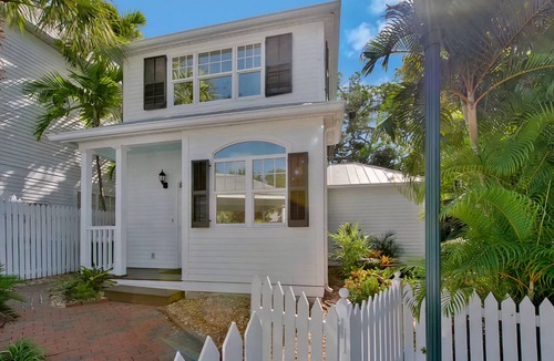 Bahama Village House | Casa Cristol- Family and Pet Friendly - Classic KW Charm Superb Location!