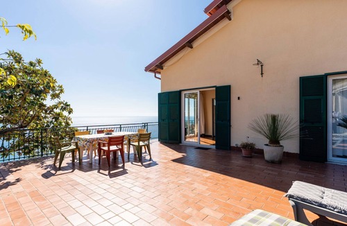 Ospedaletti House | Casa Cycas by Interhome