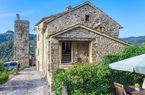 Mercatello sul Metauro Villa | Casa del Mandorlo 6&2 by Marche Holiday Villas