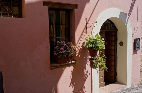 Cesi House | Casa del glicine
