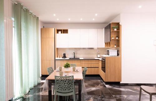 Pineta Apartment | Casa del Mar - Modern 3BR - 100m to Beach