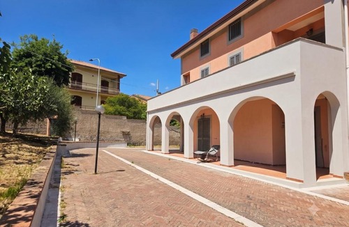 Ceppaloni House | Casa Di Donato - Intera Villa con 8 posti letto