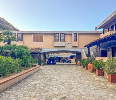 Giglio Campese Apartment | Casa Fortuna Terrazzo Vista Mare, Spiaggia a 2 min, Giglio Campese