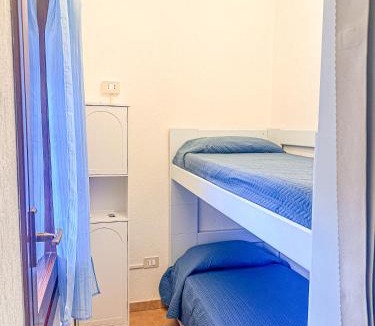 Giglio Campese Apartment | Casa Fortuna Terrazzo Vista Mare, Spiaggia a 2 min, Giglio Campese