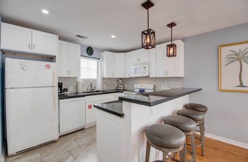 Uptown - Upper Duval House | Casa Havana | Old Town Condo w/Pool & Balcony