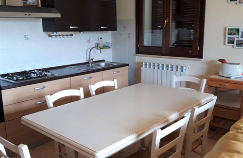 Castelnuovo House | Casa Kennedy Assisi Views, 2 Baths & Easy Parking