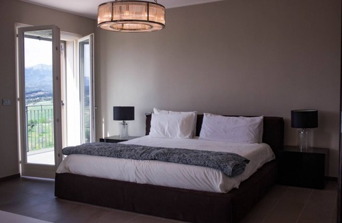 Citta Sant'Angelo Villa | Casa Maiella by Rentbeat