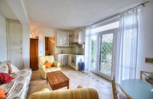 Montalto di Castro House | Casa Micaela A: A welcoming apartment that is part of a villa situated in a quiet location, surrounded by a wonderful garden, with Free WI-FI.