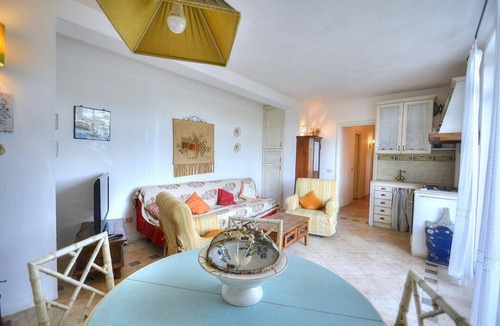 Montalto di Castro House | Casa Micaela A: A welcoming apartment that is part of a villa situated in a quiet location, surrounded by a wonderful garden, with Free WI-FI.