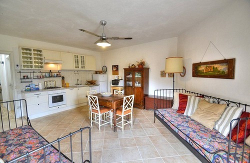 Montalto di Castro House | Casa Micaela B: A welcoming apartment that is part of a villa situated in a quiet location, surrounded by a wonderful garden, with Free WI-FI.