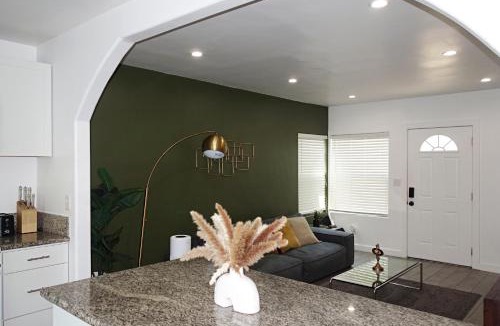 Mid City Hotel | Casa Mid City - Centrally Located 1BR Getaway with Private Yard