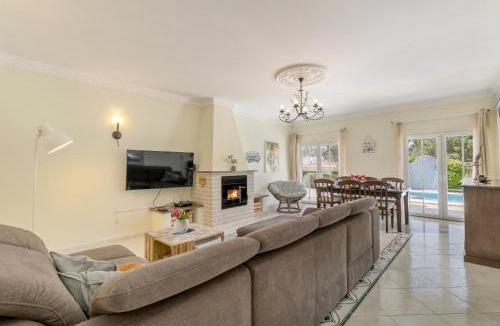 Aljezur Villa | Casa Naboo - Sunny Holiday Home with Pool