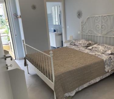Borghetto Santo Spirito Apartment | Casa Natalina a 30 metri spiaggia