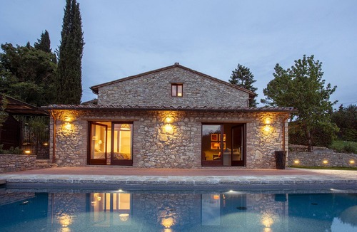 Gaiole in Chianti Villa | Casa Pernice - Stylish Chianti Retreat with Pool & Vineyard Views