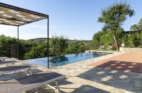 Gaiole in Chianti Villa | Casa Pernice - Stylish Chianti Retreat with Pool & Vineyard Views