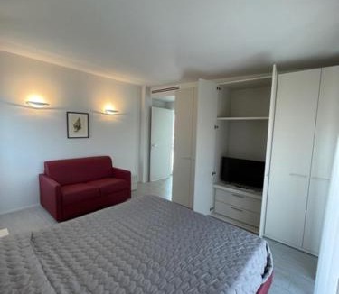 Igea Marina Apartment | Casa Plauto Attico senza cucina without kichen