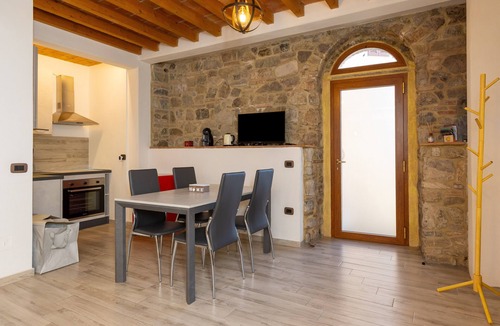 Castellina Marittima Apartment | Casa Poggivecchi in Castellina Marittima