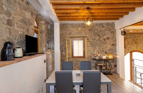 Castellina Marittima Apartment | Casa Poggivecchi in Castellina Marittima