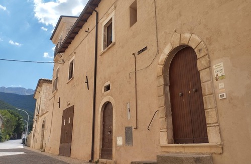 Tione degli Abruzzi Apartment | Casa Rondinella: Cozy apartment in an 18th century palazzo