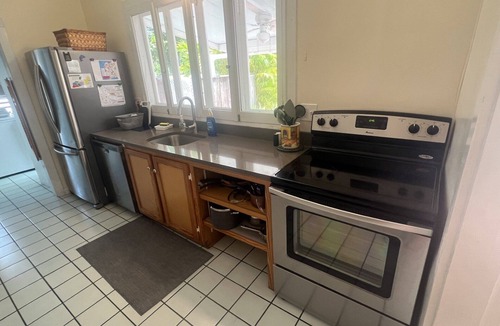 Historic Seaport House | Casa Rosa: 4BR/4BA house, pool, near Duval