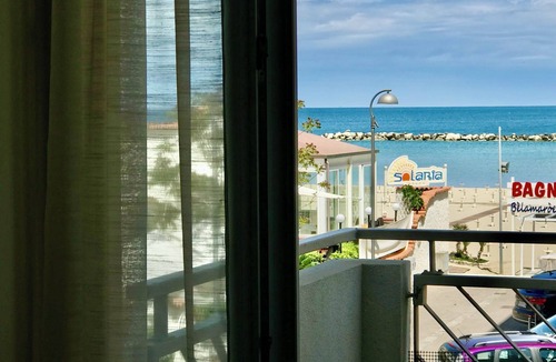 Igea Marina Apartment | Casa Stefania Igea Marina Sea View - WiFi