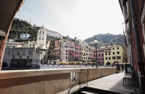 Vernazza Apartment | Casa Teresa with AC and Balcony