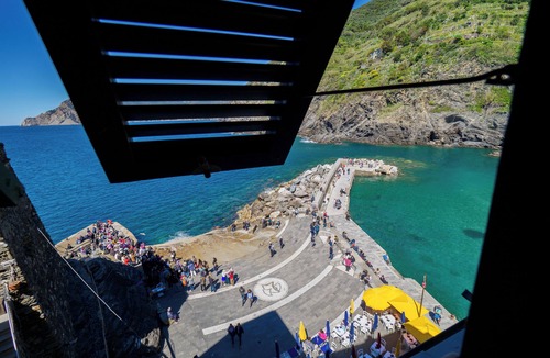 Vernazza Apartment | Casa Teresa with AC and Sea View Balcony
