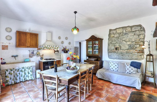 Pomarance Apartment | Casa Uva Agriturismo Le Selvole - Tuscany
