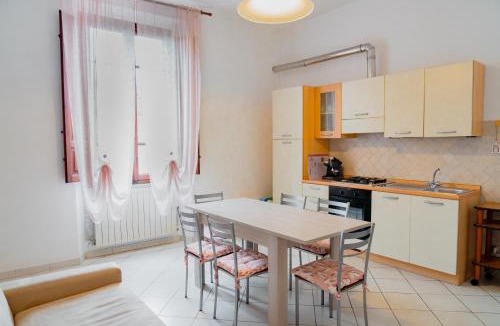 Marina di Carrara Apartment | Casa vacanze Floria in centro a due passi dal mare!