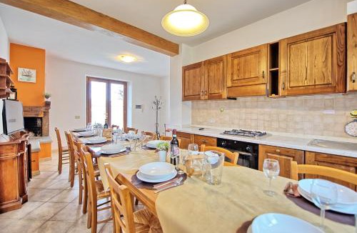 Pratovecchio Villa | Casale Daniele by PosarelliVillas