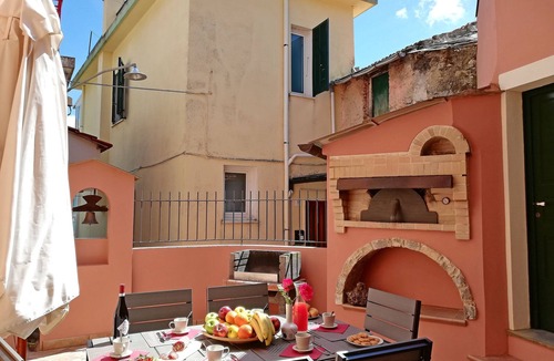 Villa Faraldi Apartment | Case Vacanze Borgo Faraldi - La Bottega del Fabbro