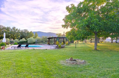 Avigliano Umbrio Apartment | Caserinzio farmhouse - Girasole panoramic view with pool