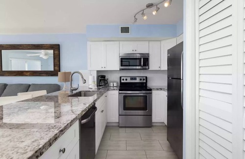 Tavernier Condo | Castaway Key - Oceanfront Condo with Double Balconies & Marina Access