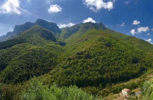 Colletta Apartment | Castelletto With Mountain View