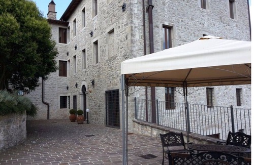 Izzalini Apartment | Castello Izzalini Todi Resort "Apt 11"