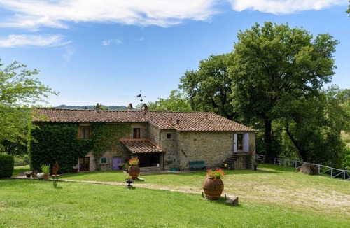 Castel Focognano Villa | Celebrate with us, 10 years of private villa!