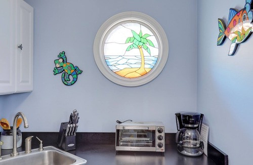Truman Annex Condo | Central Condo w/Deck & Pool Access in Key West!