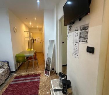 Genoa House | Centrum Twin & Triple Rooms Shared Bath