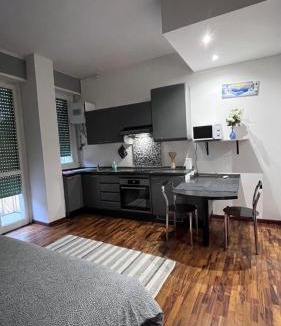 Cagnola Apartment | Certosa District Studio Apt 3